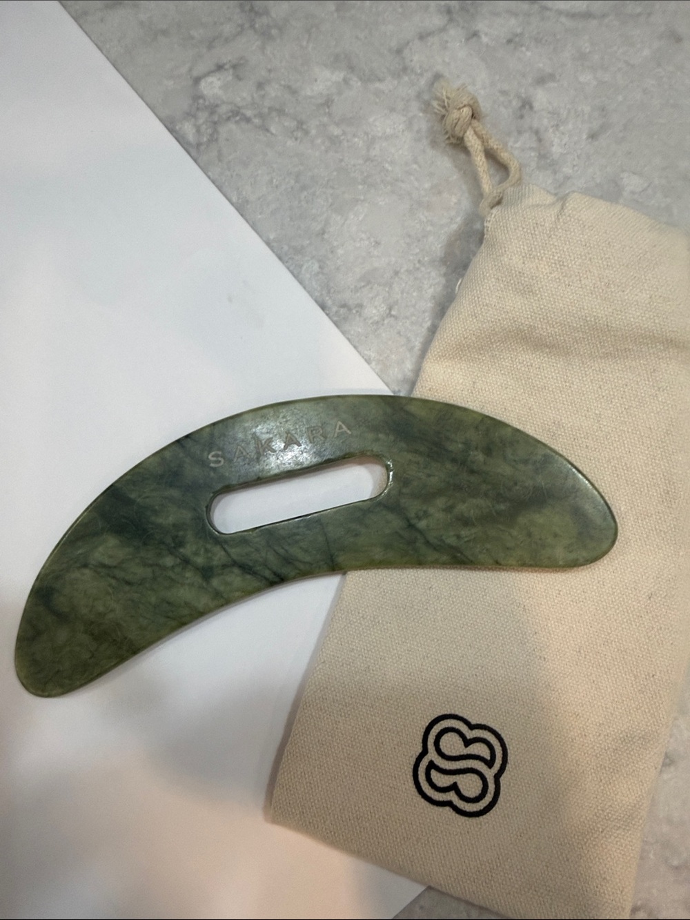Green Jade Face Sculpting Tool - Women Bath & Body Gua Sha Sakara NWT